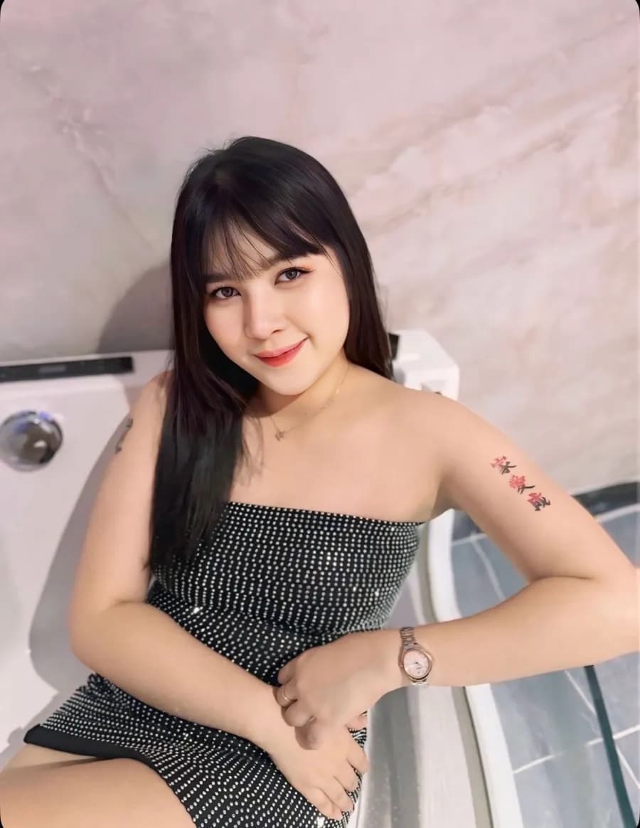 Noey — nuru massage therapist Bangkok