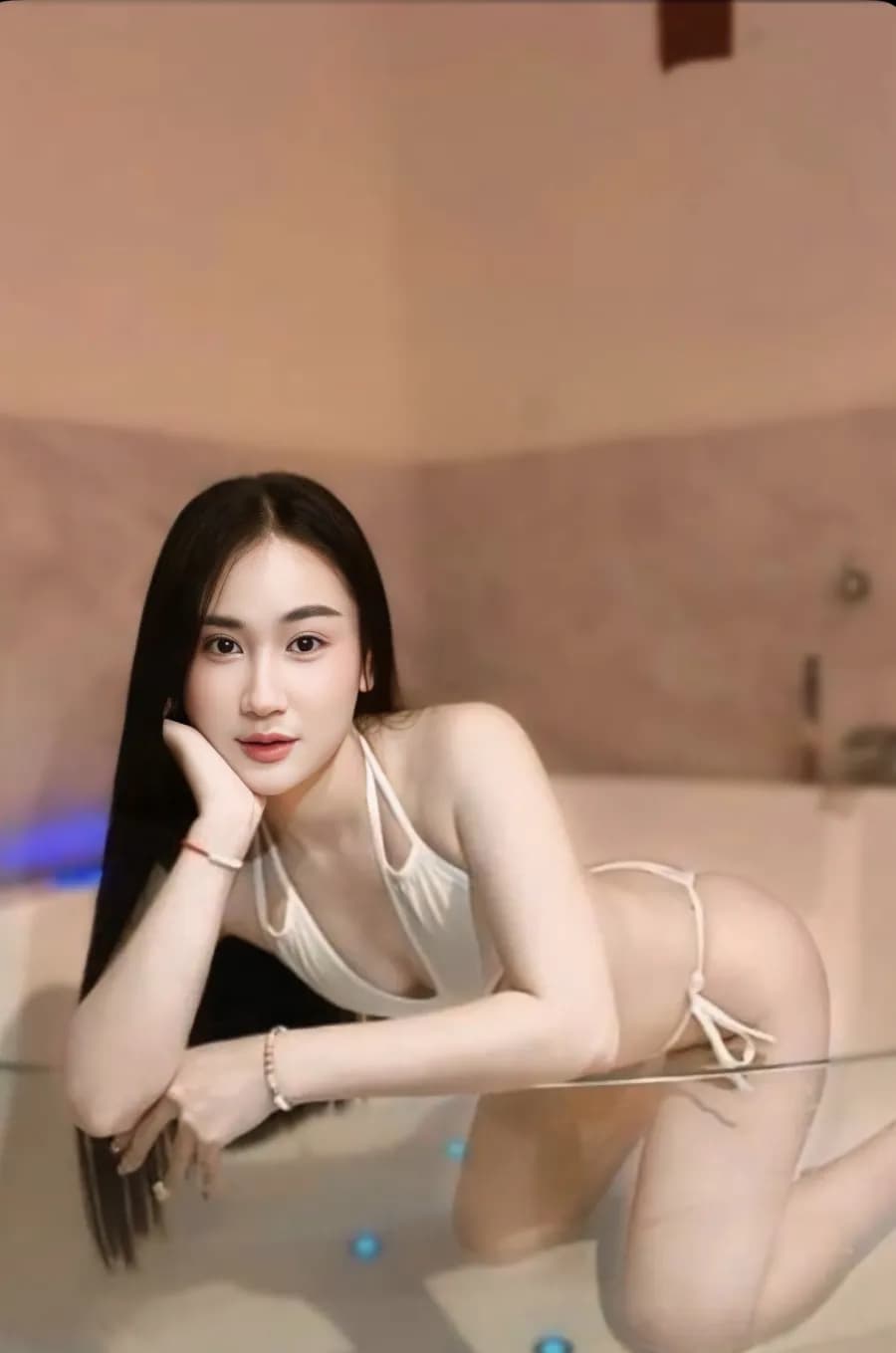 Ping Ping — nuru massage therapist Bangkok